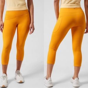 NWOT Athleta Workout Ultimate Stash II Capri Radiant Sunrise Yellow Size S $99